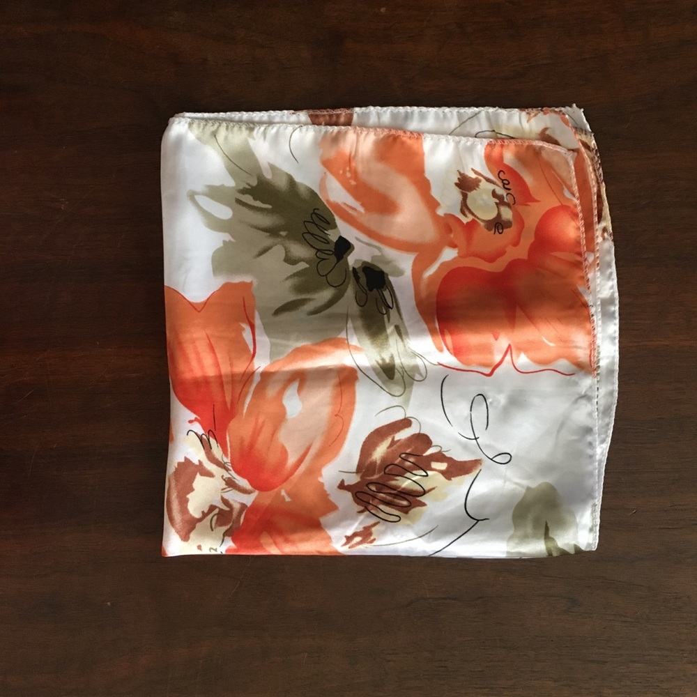 Scarf / handkerchief